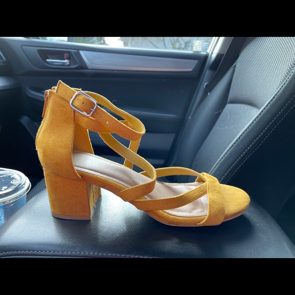 Torrid 10W strappy heels